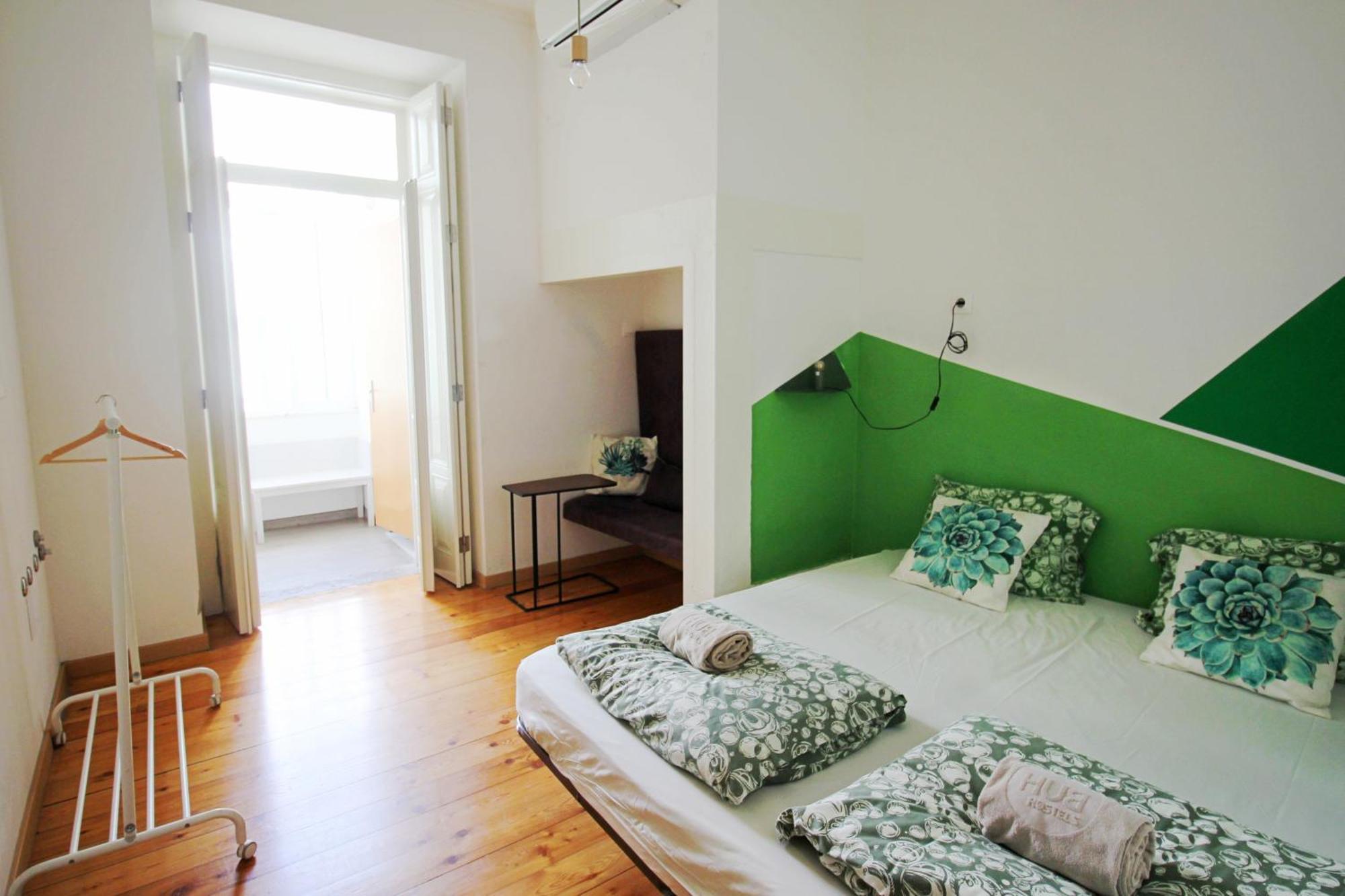 Wot Lisbon Patio Hostel Ngoại thất bức ảnh