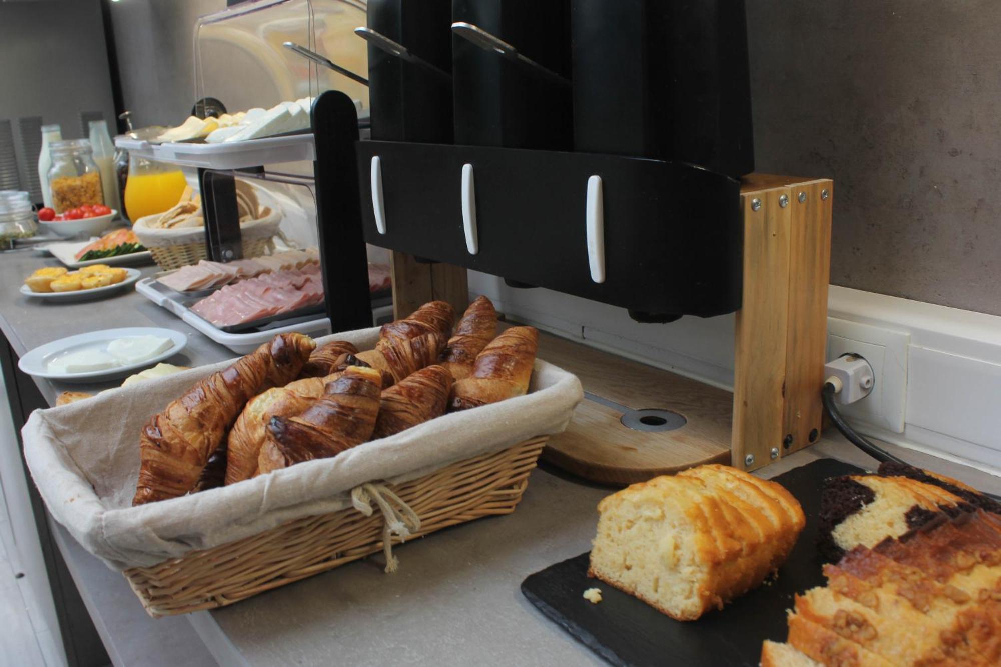 Wot Lisbon Patio Hostel Ngoại thất bức ảnh